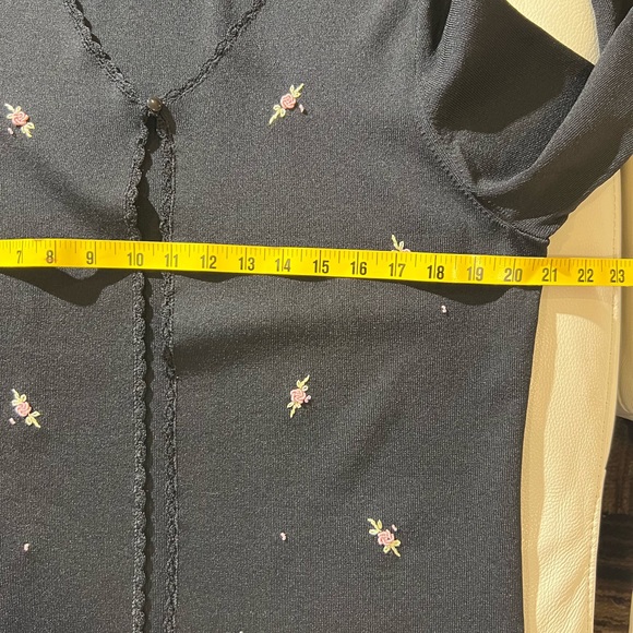 Black cardigan by Jennifer Moore size large - Picture 7 of 8